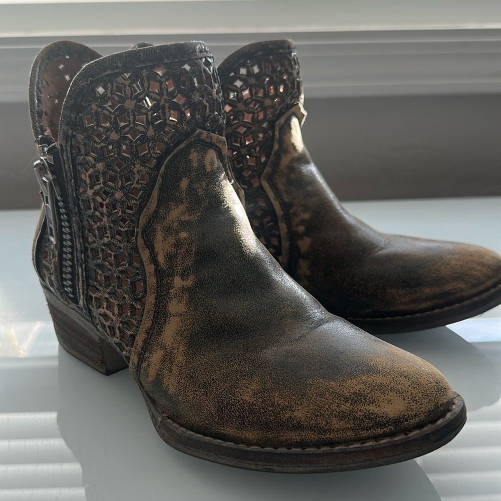 CIRCLE G WOMEN'S SHORT WESTERN BOOTS - ROUND TOE